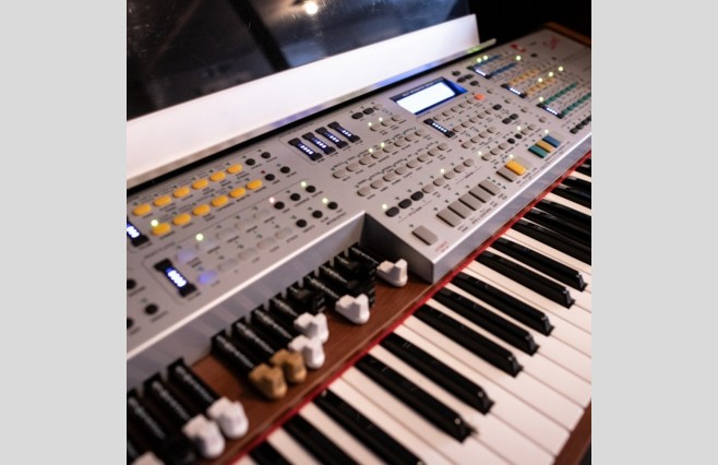 Used Orla GT8000 Sport Organ Budget Price Bargain (SN:6117446) - Image 6